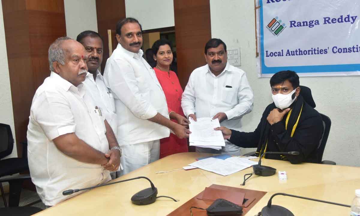 రెండు స్థానాలు ఆరు నామినేషన్లు