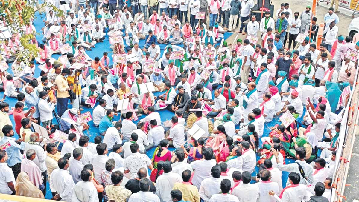 రైతు వ్యతిరేక విధానాలు తిప్పికొడదాం