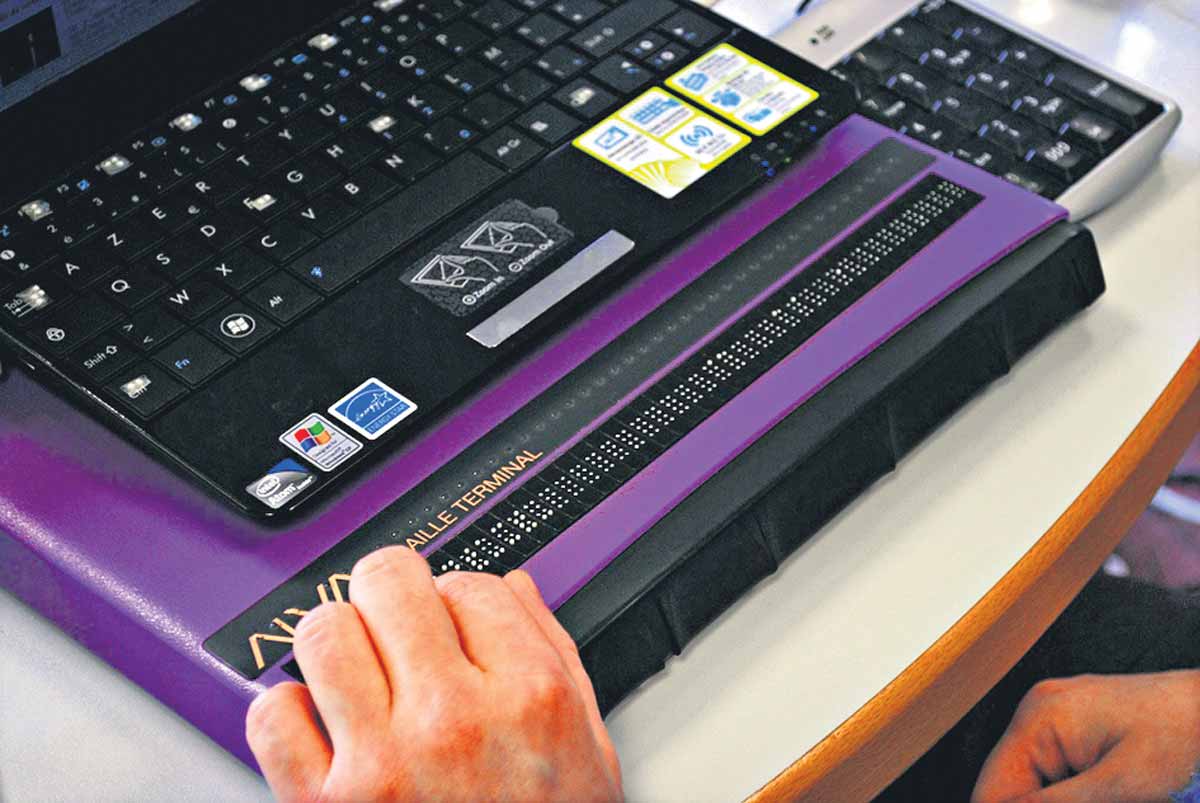 దివ్యాంగులకు అండగా..