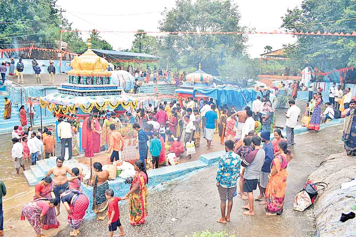 నియోజకవర్గంలో ఘనంగా కార్తిక పౌర్ణమి