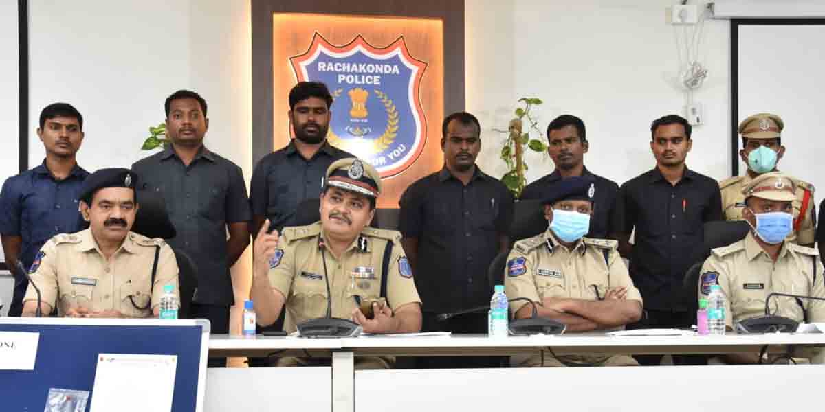 మావోల పేరుతో దోపిడీలకు పాల్పడుతున్న ముఠా అరెస్ట్