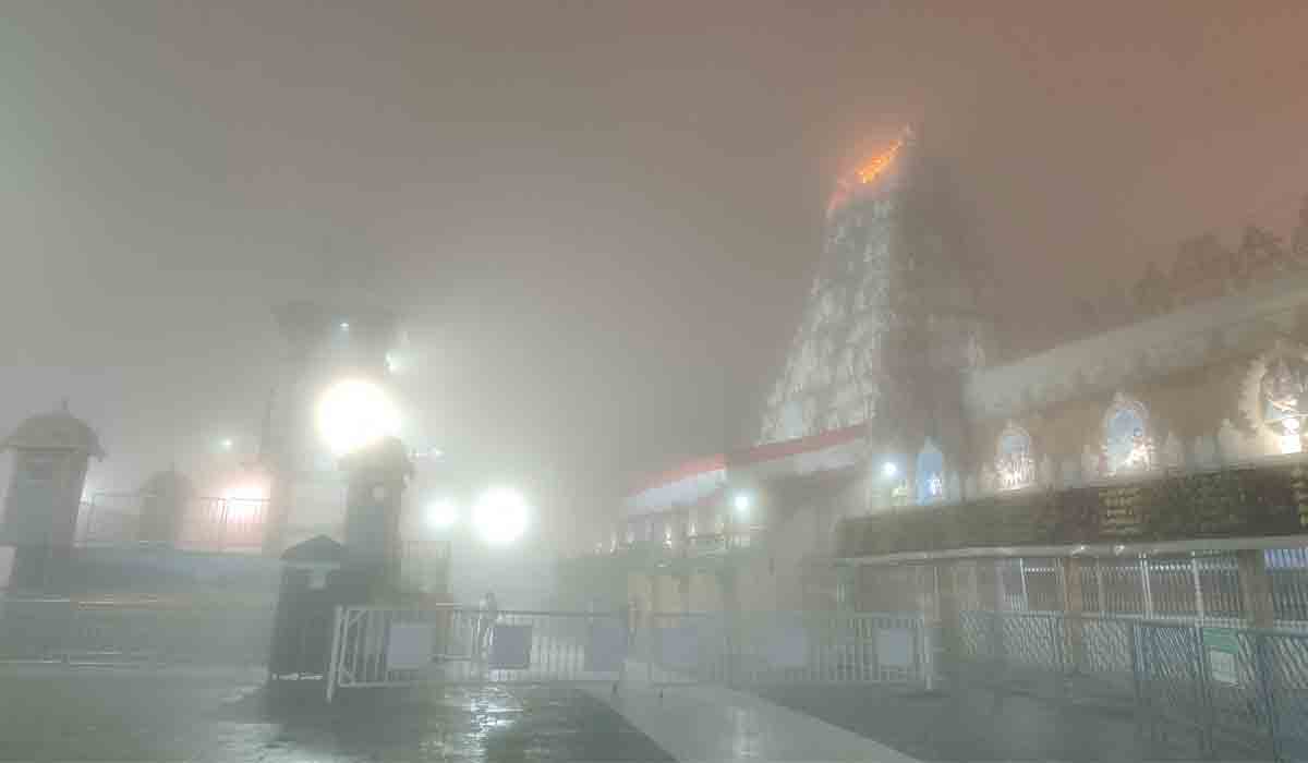 TTD | తిరుమలలో భారీ వర్షం.. నడకదారులు మూసివేత