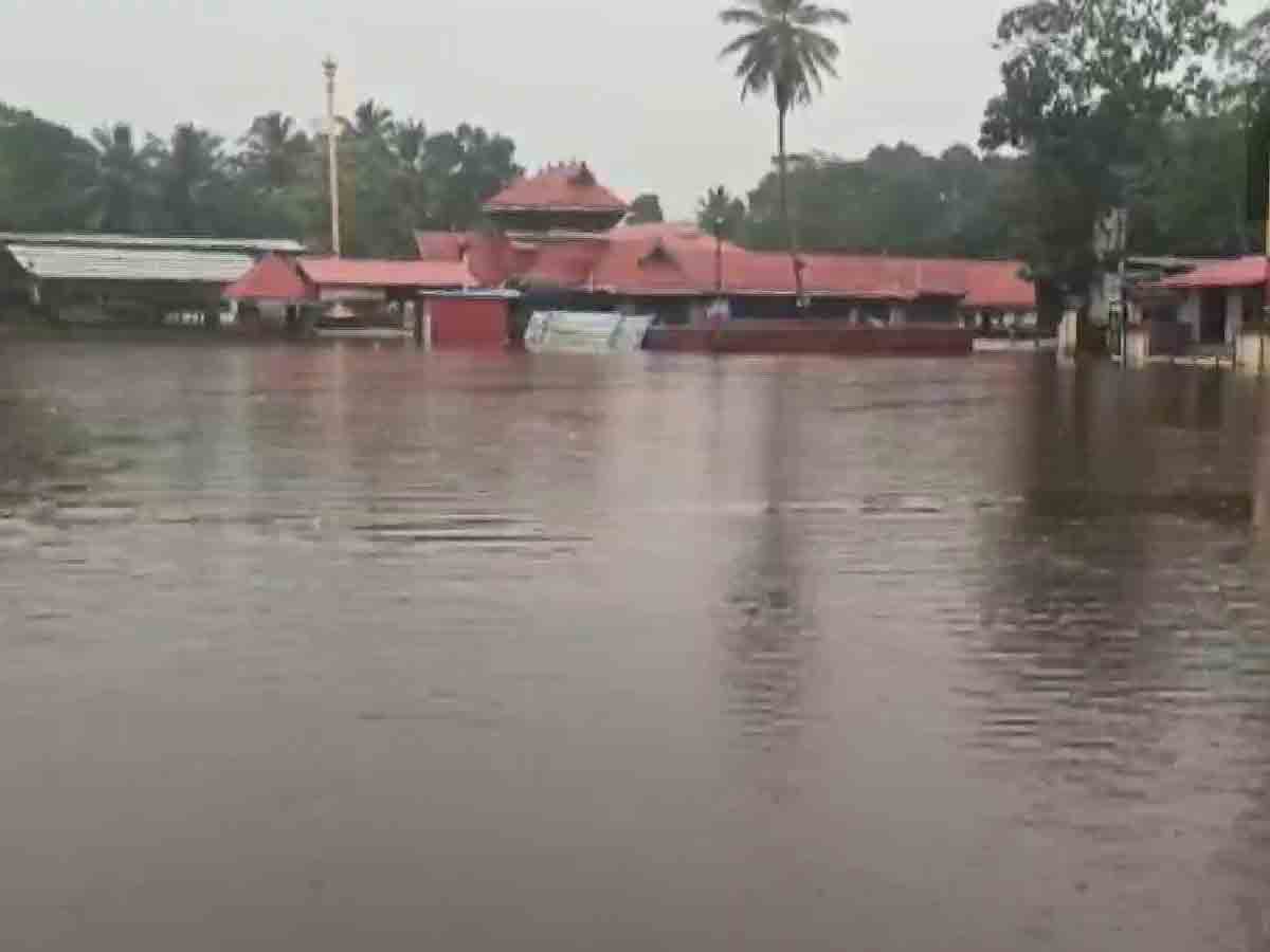 Rain in Kerala: కేర‌ళ‌లో కుంభ‌వృష్టి.. ఆరు జిల్లాల‌కు ఆరంజ్ అల‌ర్ట్‌..!
