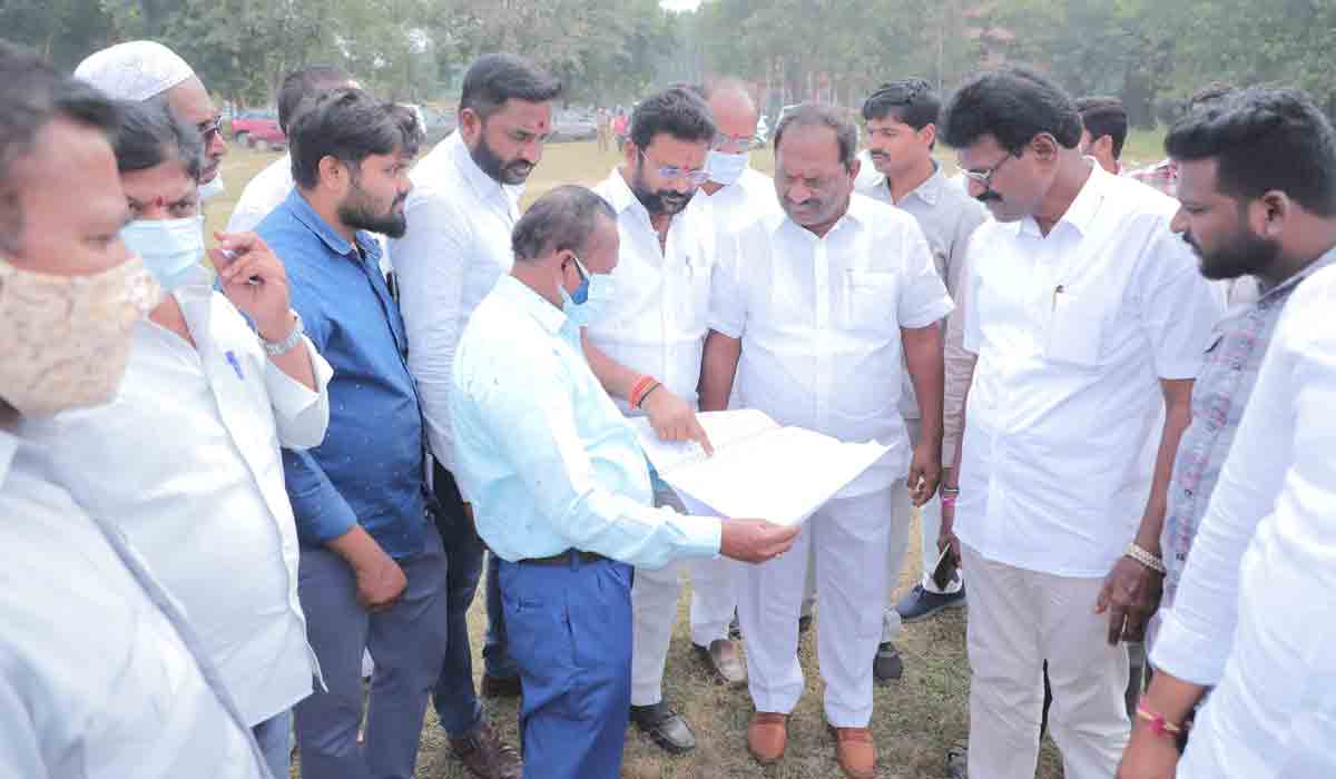 రామ‌గుండం మెడిక‌ల్ కాలేజీ ప్ర‌తిపాదిత స్థ‌లం ప‌రిశీల‌న‌