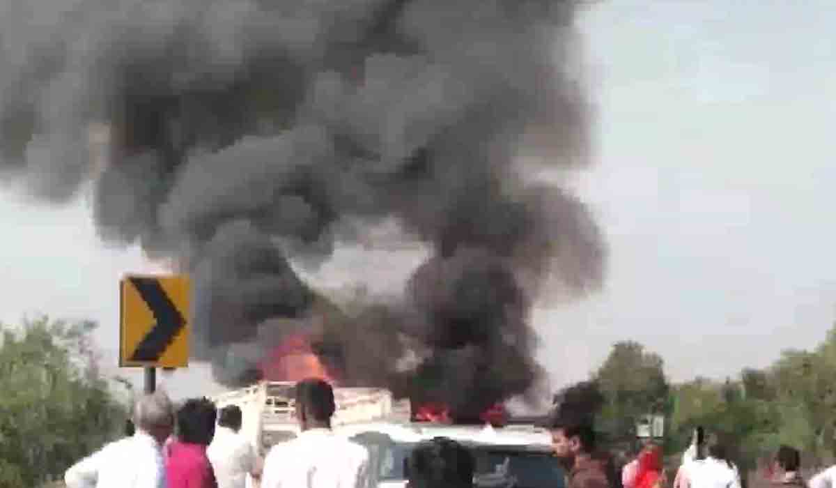 Road accident: బ‌స్సు, లారీ ఢీ.. 10 మంది మృతి