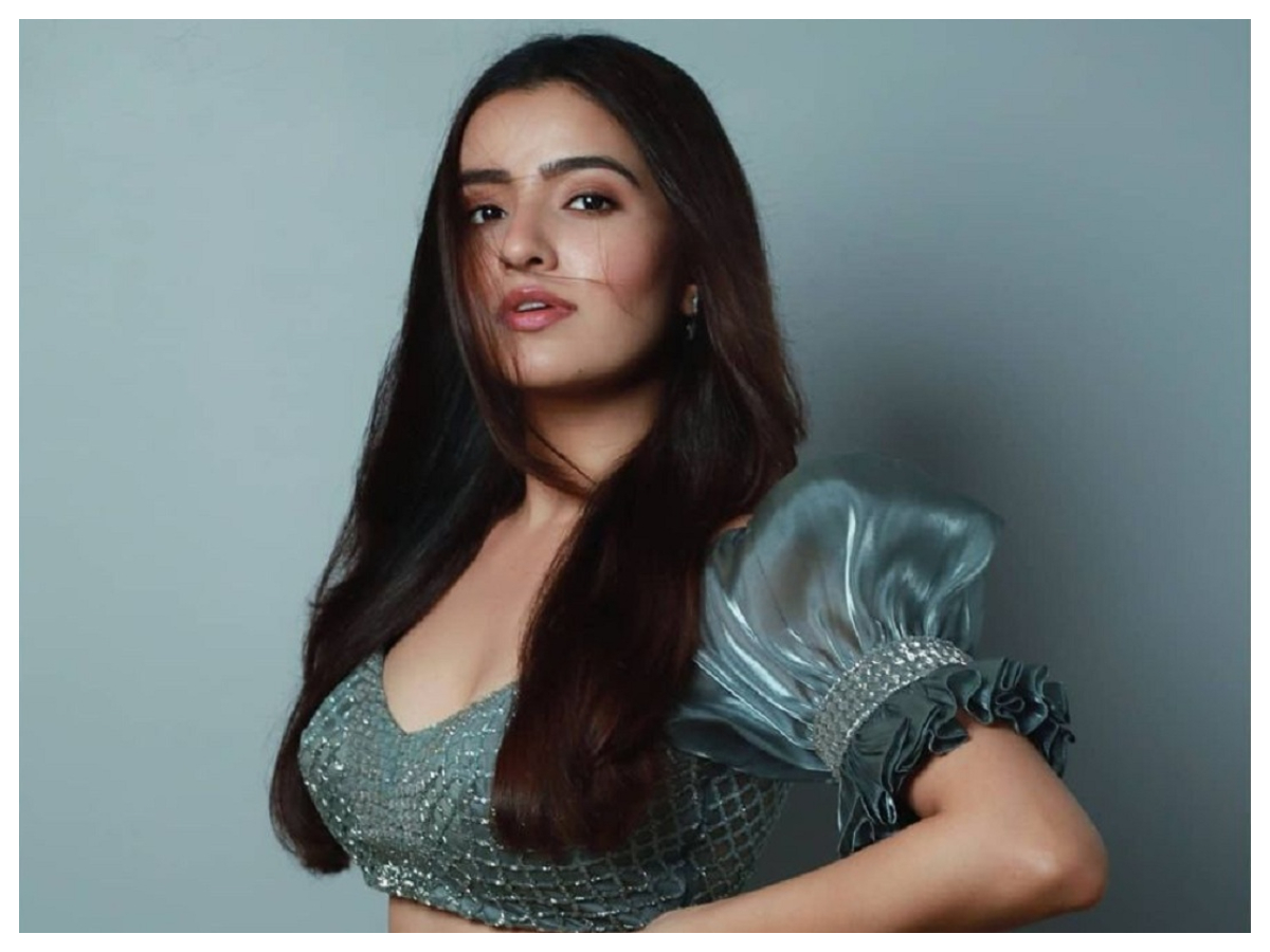 Rukshar Dhillon | రుక్సార్ ధిల్లాన్ బ్యూటిఫుల్ స్టిల్స్..