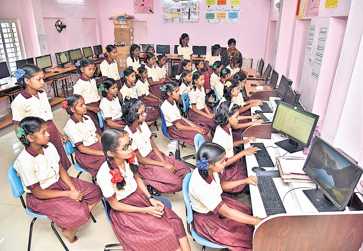 సర్కారు చదువే సూపర్‌!