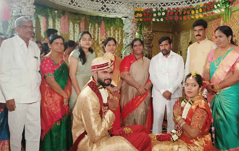 చెప్పినట్టే పెండ్లి చేశారు