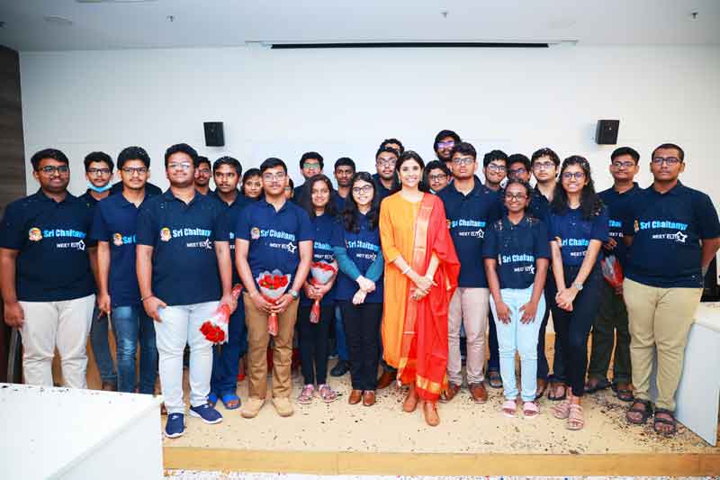 ‘శ్రీచైతన్య’కు టాప్‌టెన్‌లో 3 ర్యాంకులు