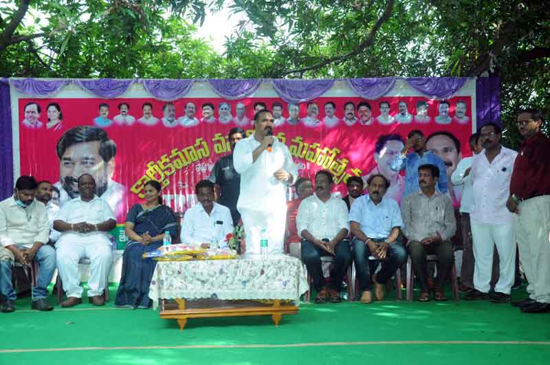 విద్యుత్‌ ఉద్యోగుల సేవలు ప్రశంసనీయం