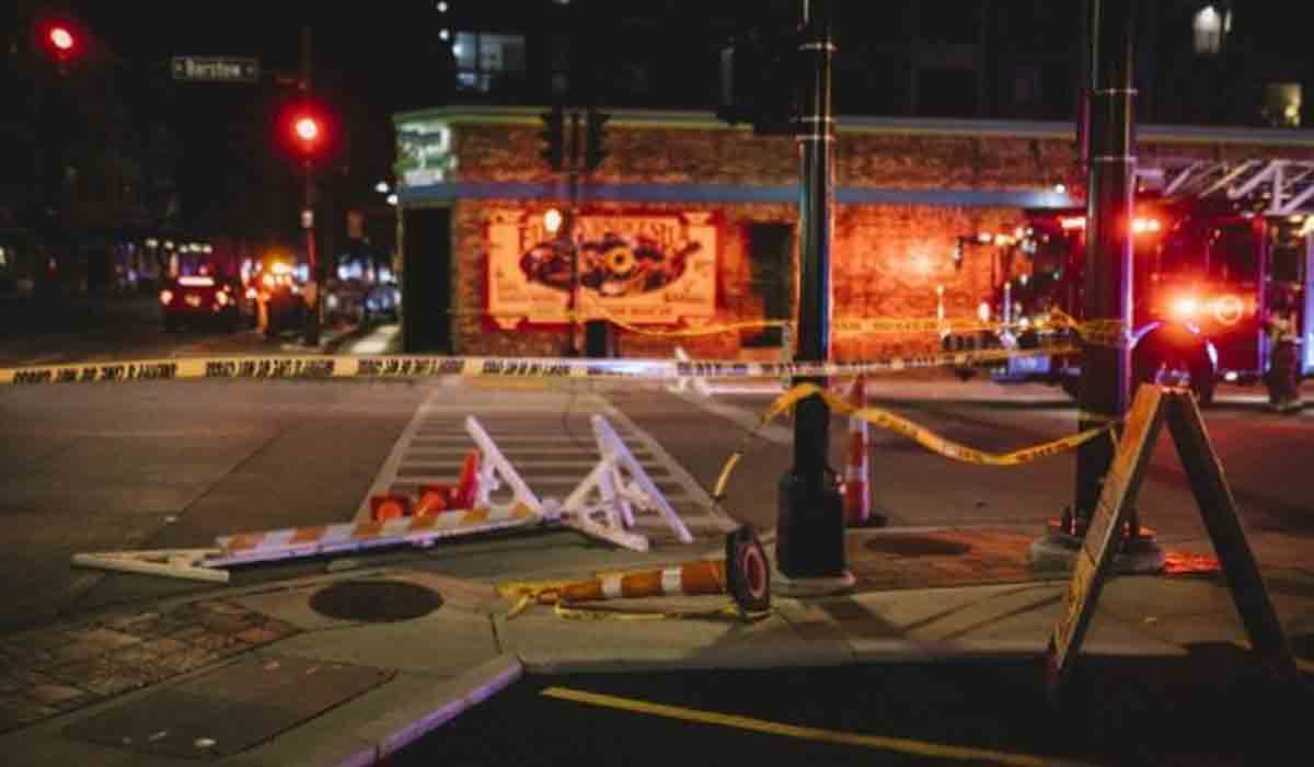 SUV | క్రిస్‌మస్‌ పరేడ్‌పైకి దూసుకెళ్లిన కారు..