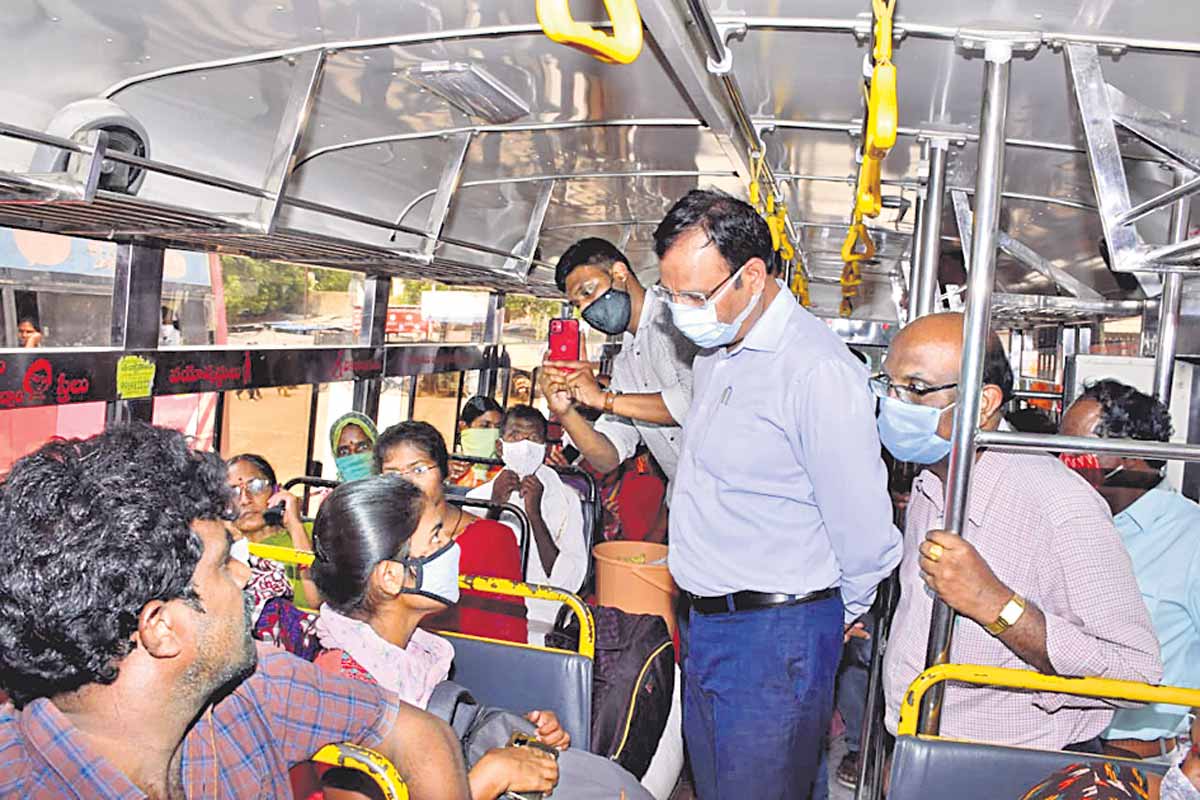 సమయానికి బస్సులు వస్తున్నాయా? అడిగిన చోట నిలుపుతున్నారా?