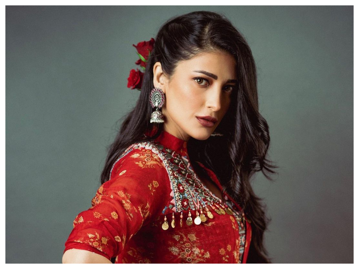 Shruti Haasan | మెగాస్టార్ సినిమాకు భారీగా పారితోషికాన్ని డిమాండ్ చేస్తున్న శృతి హాసన్