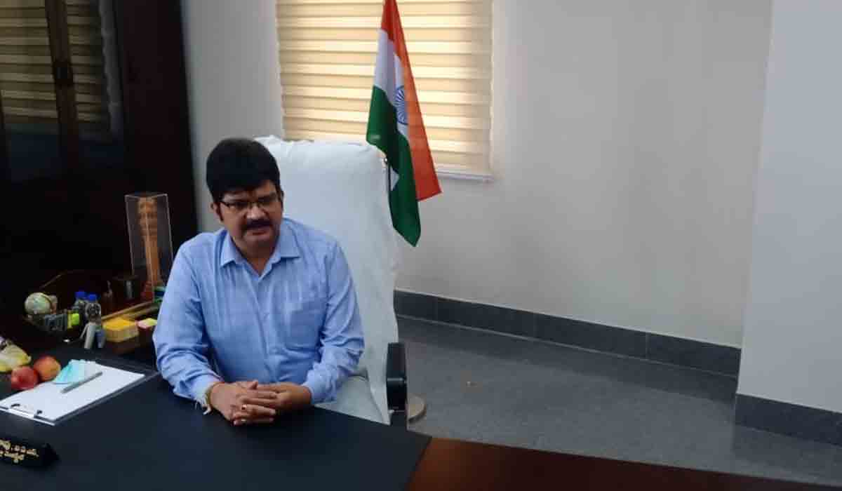 సిద్దిపేట జిల్లా నూతన కలెక్టర్‌గా ఎం హనుమంతరావు బాధ్యతల స్వీకరణ