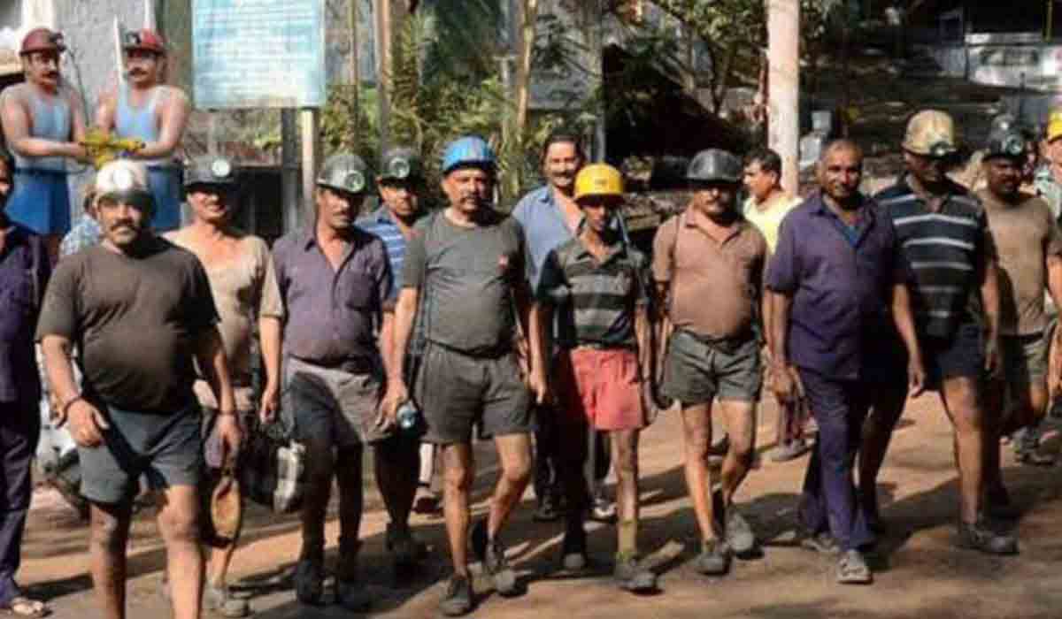 కేంద్రంపై ఆగ్ర‌హం.. సింగరేణిలో సమ్మె సైరన్..