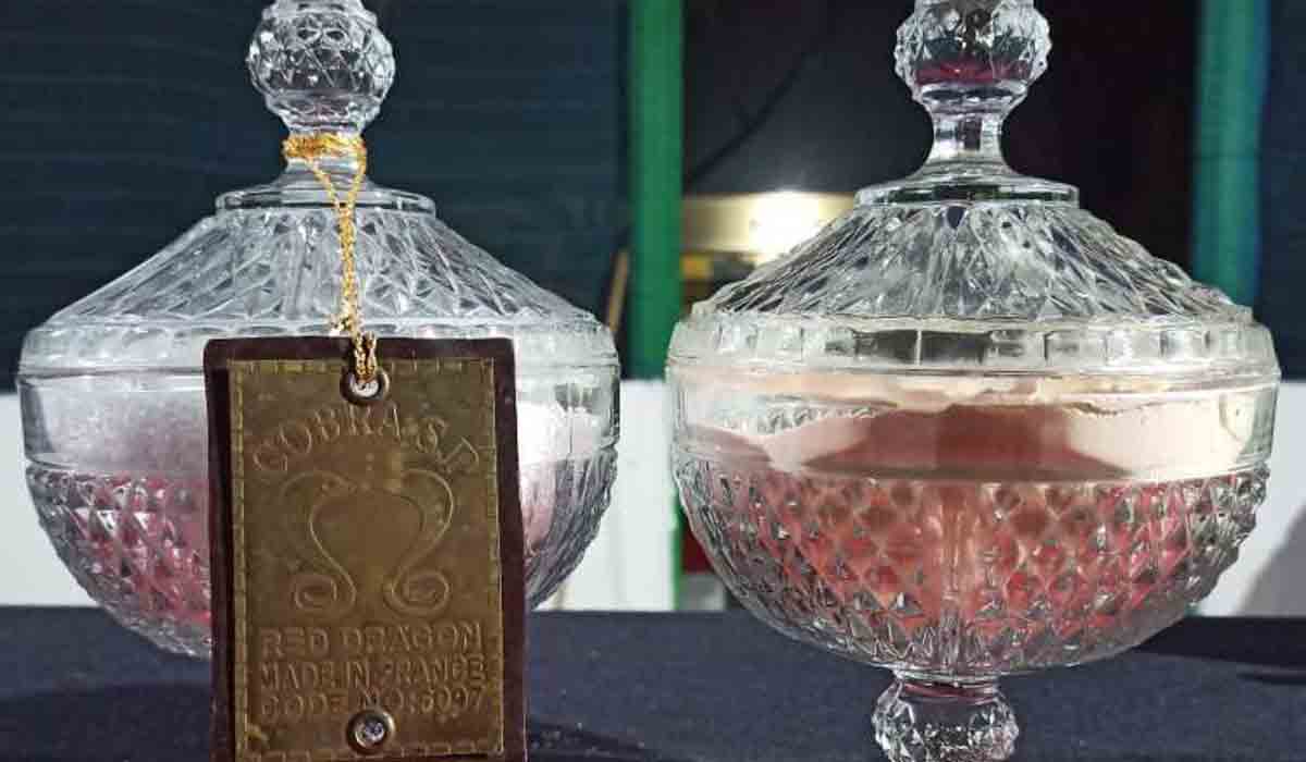 అమ్మకానికి పాము విషం.. ధర ఎంతంటే?