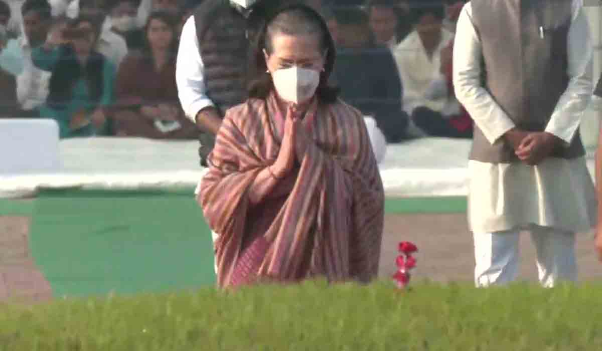 నెహ్రూ జ‌యంతి.. నివాళుల‌ర్పించిన మోదీ, సోనియా