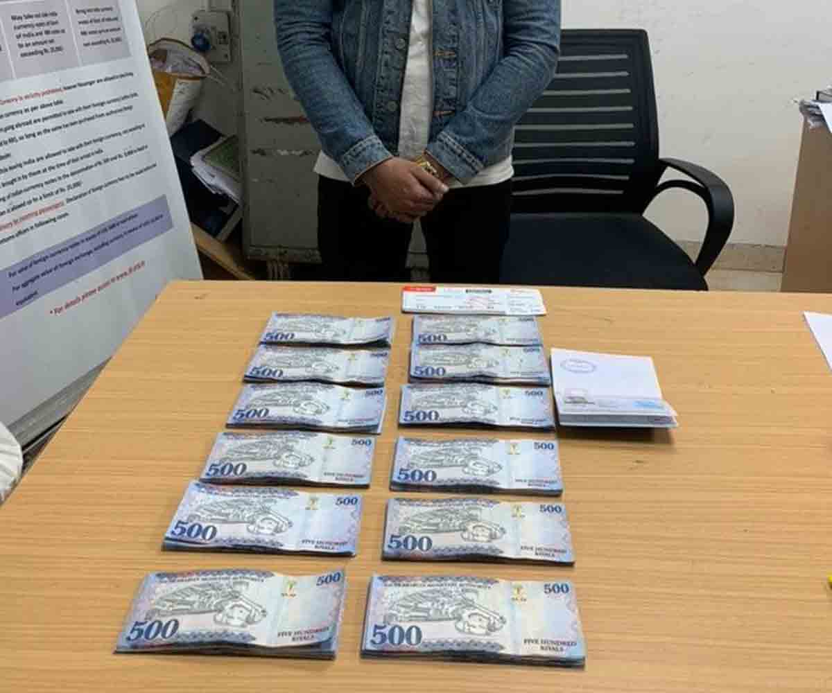 Saudi Riyals: ఢిల్లీ ఎయిర్‌పోర్టులో భారీగా విదేశీ క‌రెన్సీ ప‌ట్టివేత‌