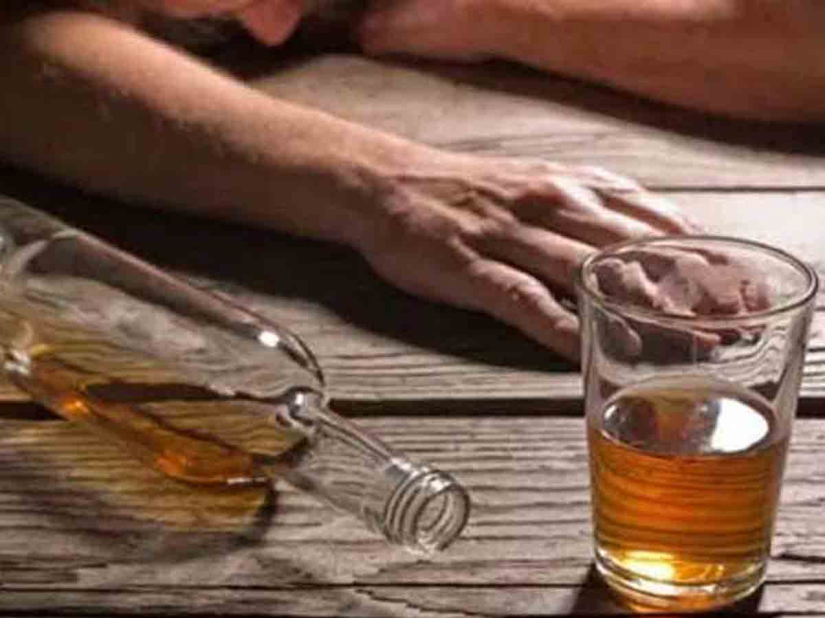 క‌ల్తీ మ‌ద్యం కాటుకు 9 మంది బ‌లి.. మ‌రో ఏడుగురి ప‌రిస్థితి విష‌మం