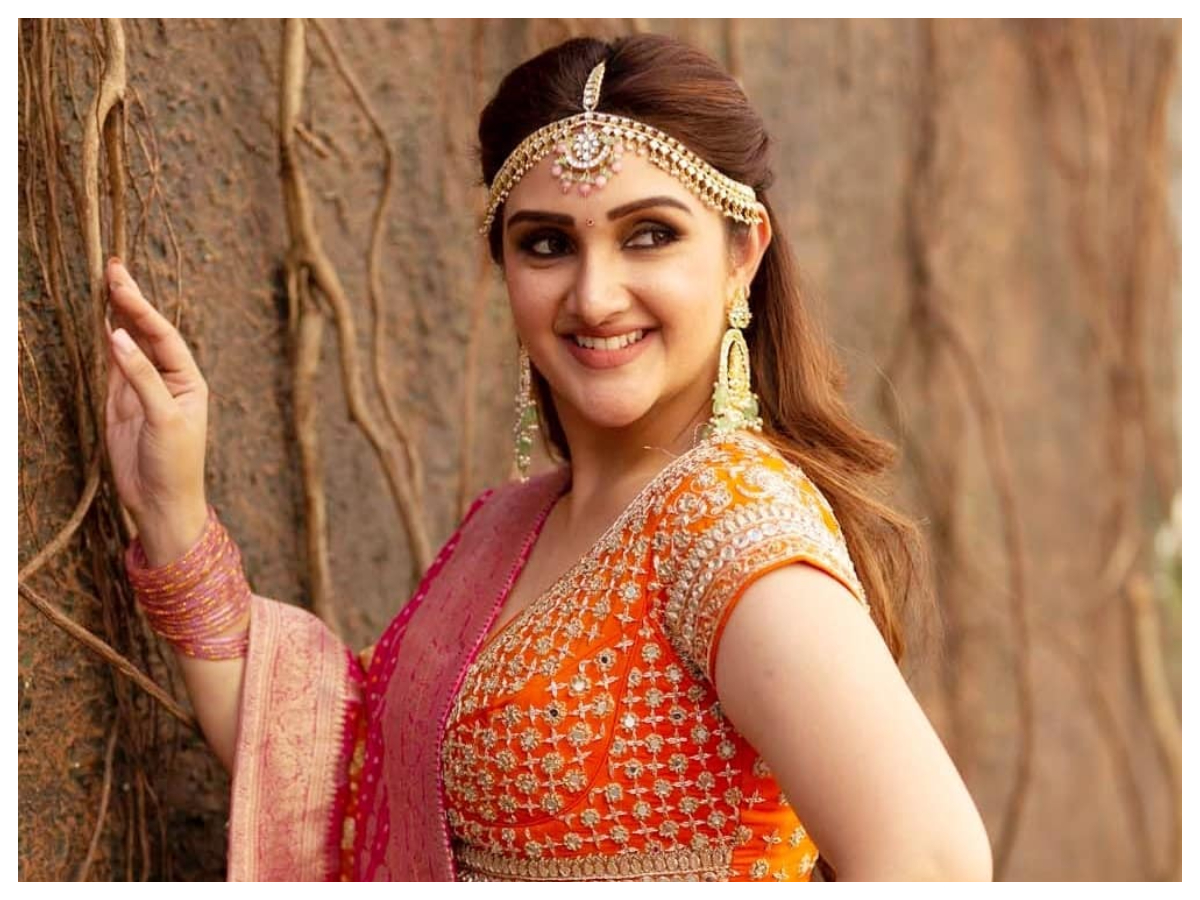 Sridevi Vijaykumar | శ్రీదేవి విజయ్ కుమార్ ఫొటో షూట్ అదుర్స్..