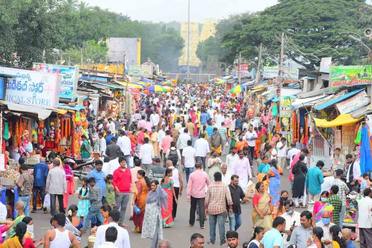 Srisailam Temple | శివన్నామస్మరణతో మార్మోగిన శ్రీగిరులు