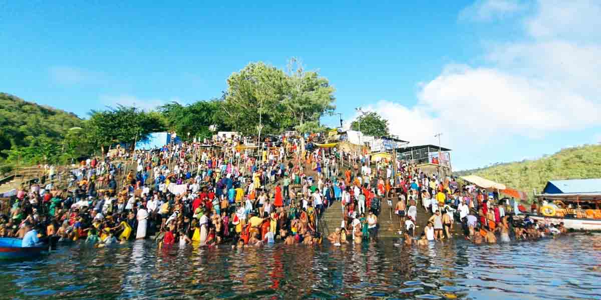 Srisailam temple | భక్తులతో కిక్కిరిసిన శ్రీశైల క్షేత్రం