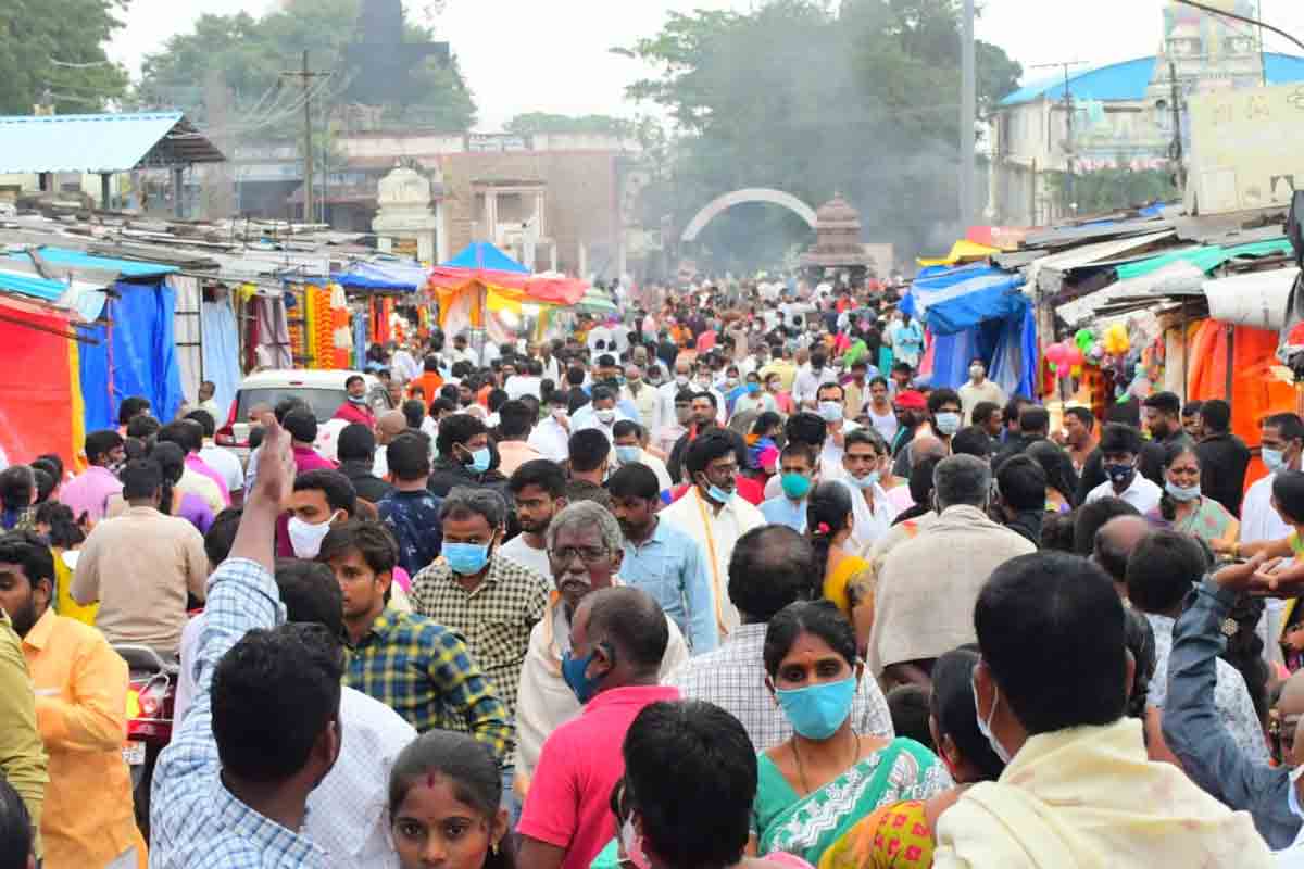 Srisailam temple | శ్రీశైల క్షేత్రానికి పోటెత్తిన భక్తులు..