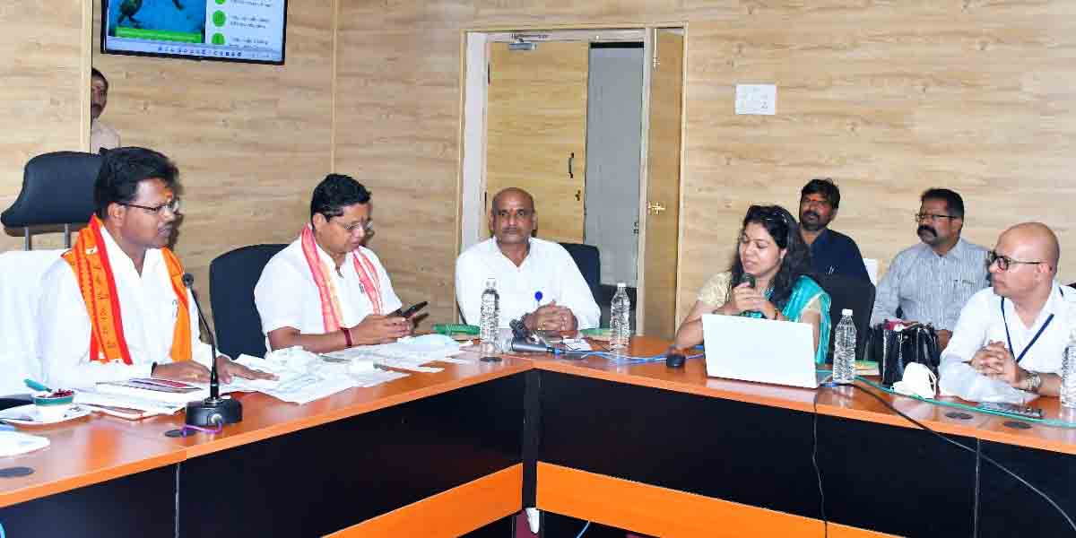 స్వచ్ఛ్ శ్రీశైలమే ధ్యేయం : ఈవో లవన్న