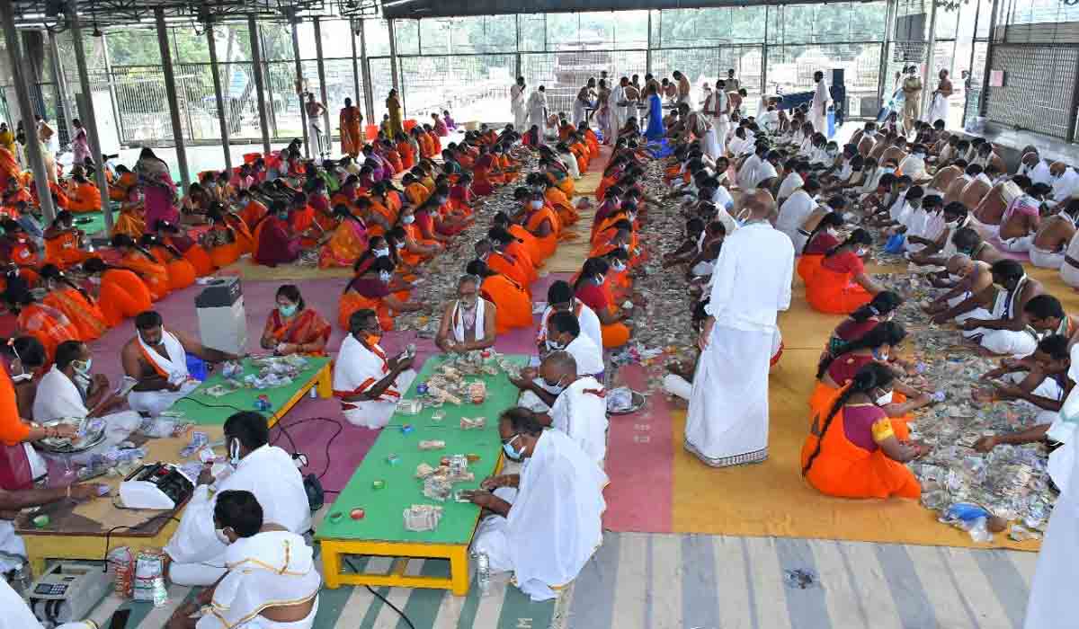 శ్రీశైల మల్లన్న హుండీ ఆదాయం రూ.3.56కోట్లు