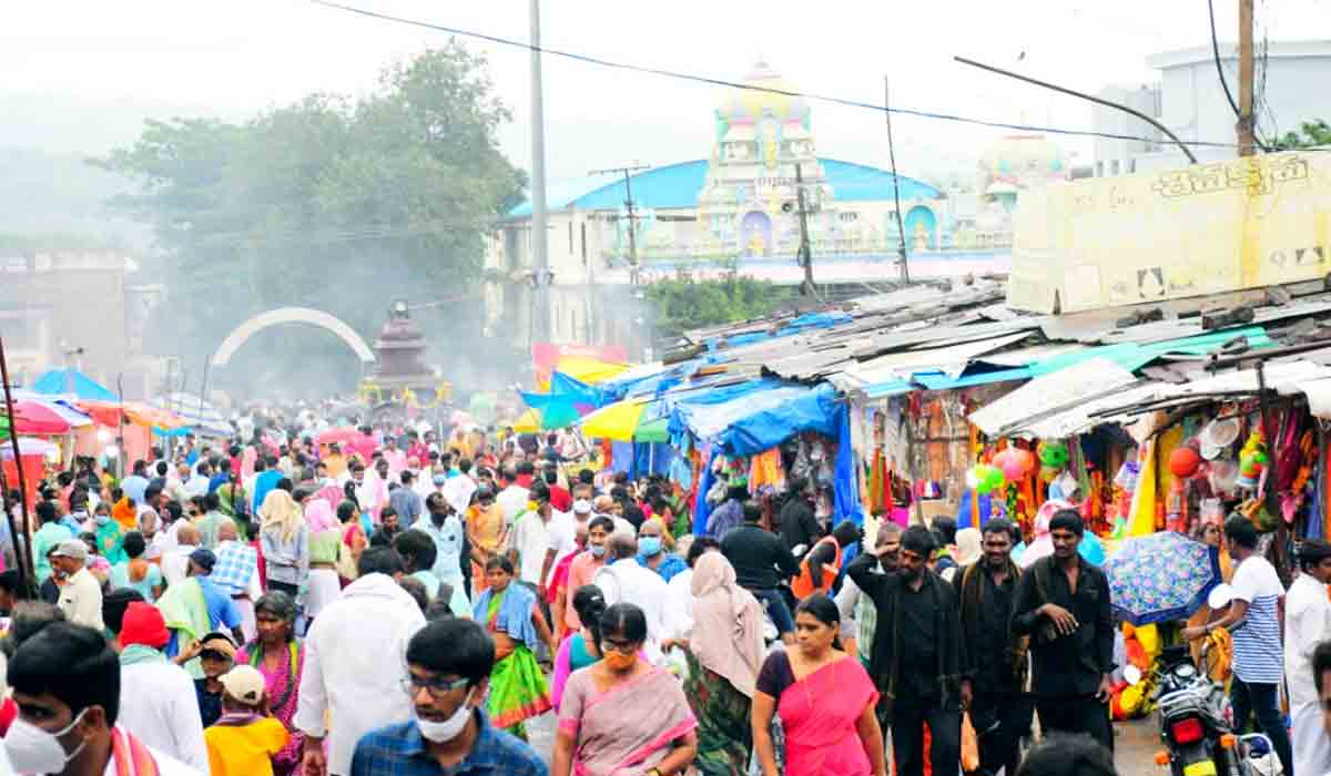 Srisailam | భక్తులతో కిక్కిరిసిన శ్రీశైలం