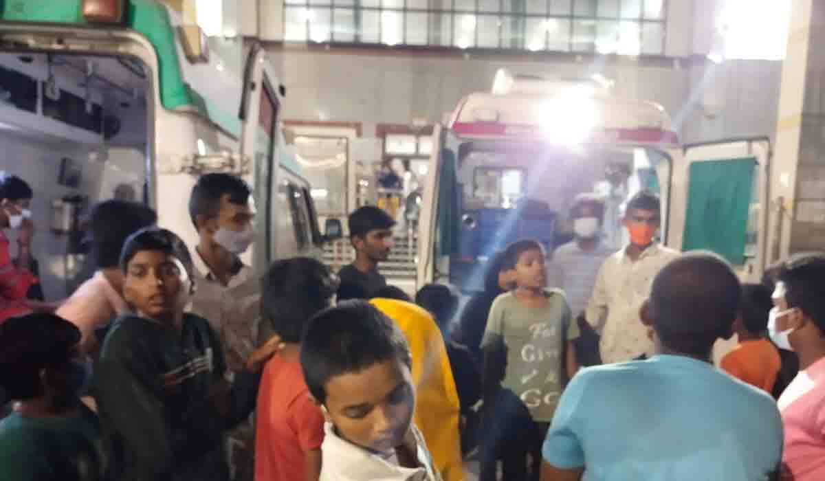 Students | కలుషిత నీరు తాగిన బీసీ హాస్టల్‌ విద్యార్థులు.. నీలోఫర్‌ హాస్పిటల్‌కు తరలింపు