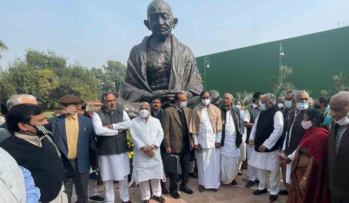 రాజ్య‌స‌భ నుంచి టీఆర్ఎస్ ఎంపీల వాకౌట్