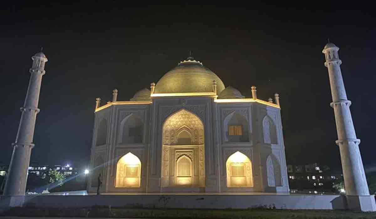 TajMahal Lookalike | భార్య కోసం తాజ్‌మహల్‌ వంటి భవనం కట్టిన భర్త.. ఎక్కడంటే