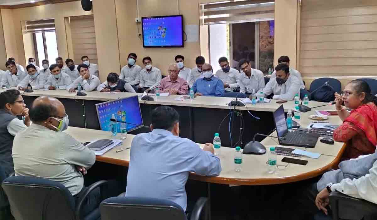 ప్ర‌తి అటవీ అధికారి ప‌ర్యావ‌ర‌ణాన్ని ర‌క్షించాలి : పీసీసీఎఫ్ ఆర్ శోభ‌