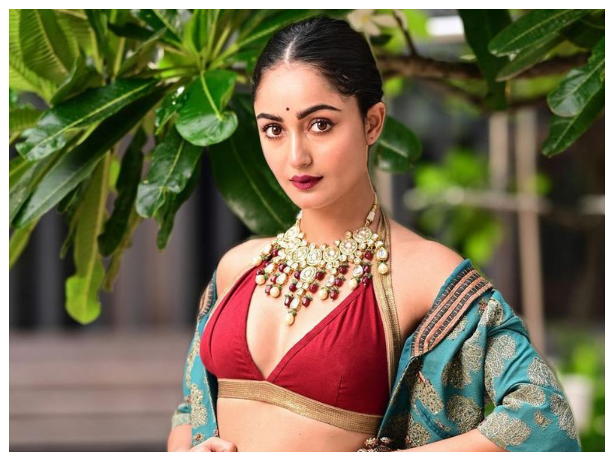 Tridha Choudhury | త్రిధా చౌదరి గ్లామర్ లుక్స్..