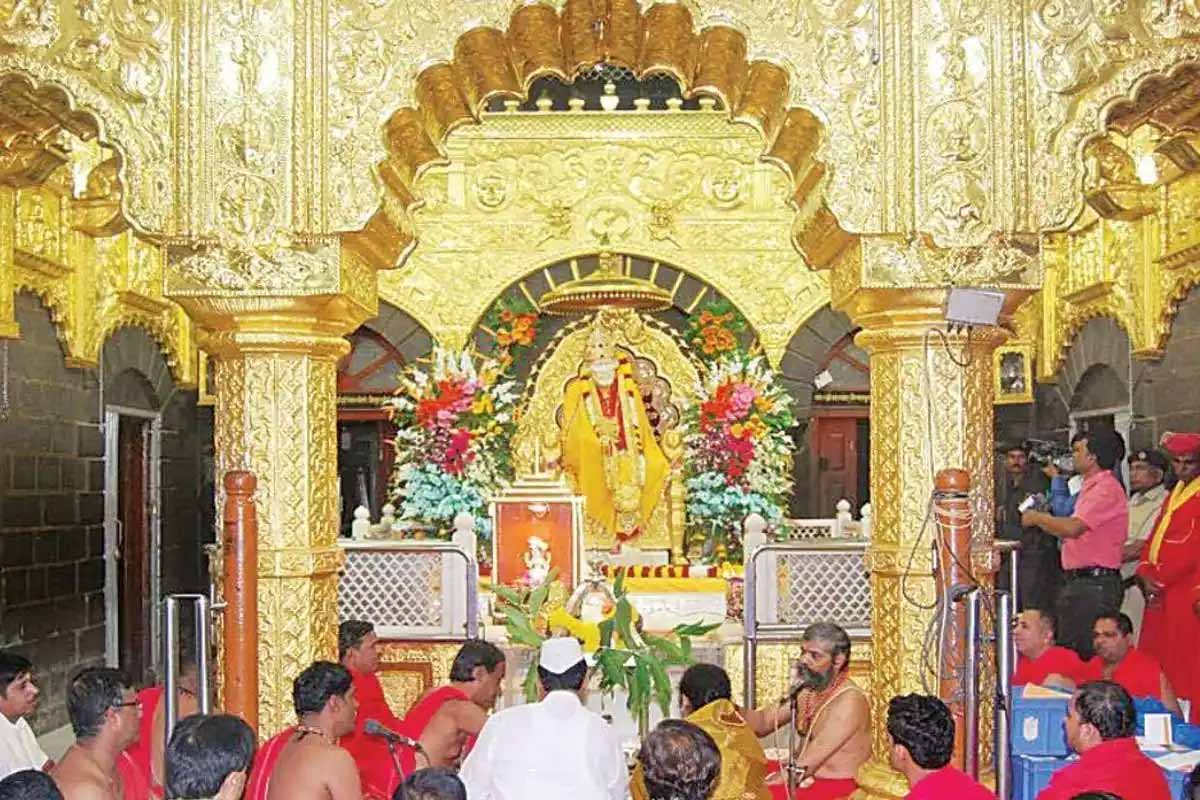 షిర్డీ ఆలయంలోకి రోజుకు మరో 10 వేల మంది