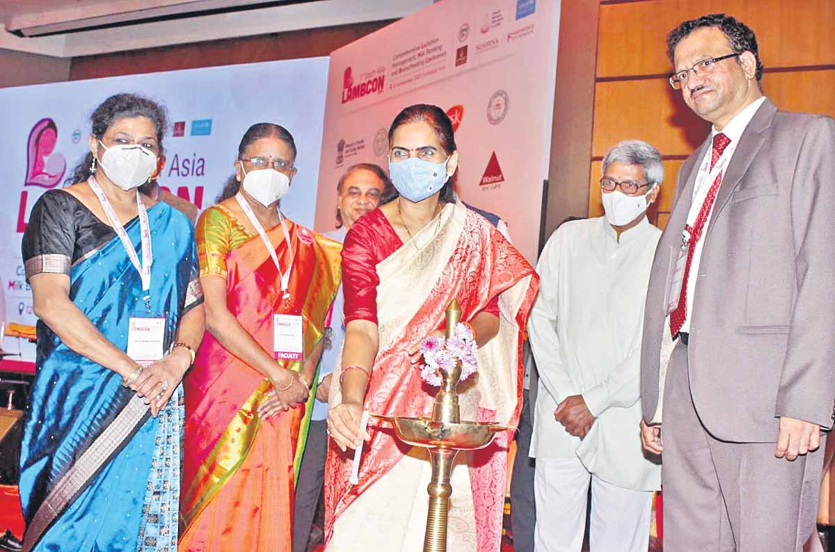 వ్యాక్సిన్‌ పంపిణీలో హైదరాబాద్‌ది కీలక పాత్ర: కేంద్రమంత్రి