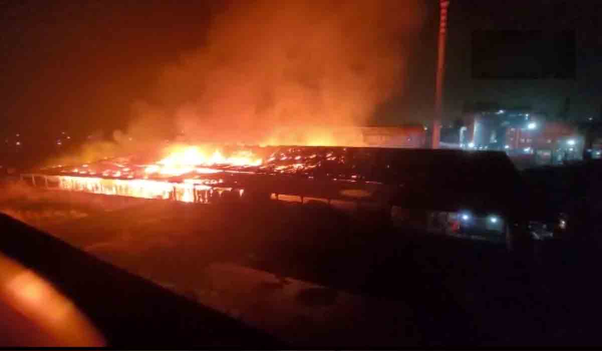 పేపరు మిల్లులో అగ్నిప్రమాదం..