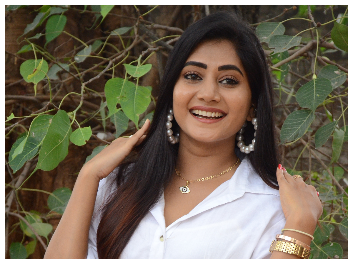 Vasanthi | కాలీఫ్లవర్ మూవీ ట్రైలర్ లాంచ్ ఈవెంట్‌లో వాసంతి..