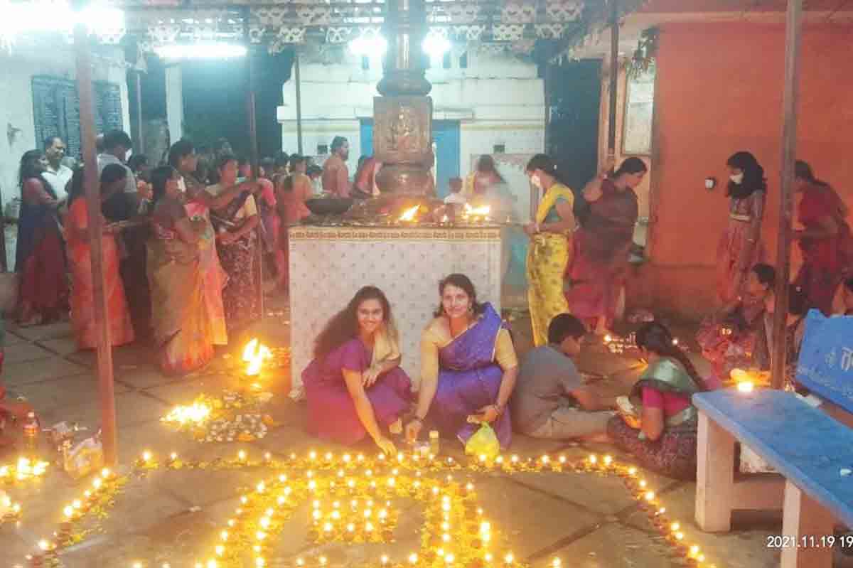 ఆలయాల్లో కార్తీక సందడి