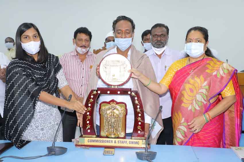 విధి నిర్వహణలో ఉద్యోగులకు బదిలీలు సహజం