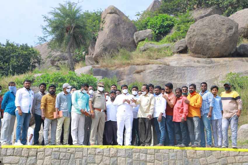 నరకాసుర వధకు ఏర్పాట్లు చేయాలి