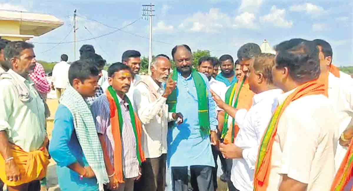 మీ కేంద్ర మంత్రికి ఫోన్‌ చెయ్‌.. బీజేపీ నేతలను నిలదీసిన రైతు యాదవరెడ్డి