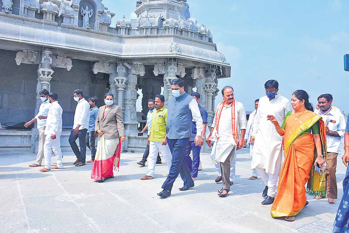 యాదాద్రి క్షేత్రం మహాద్భుతం