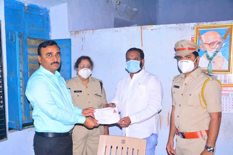 కొత్త మద్యం పాలసీతో దుకాణాదారులకు లాభాలు