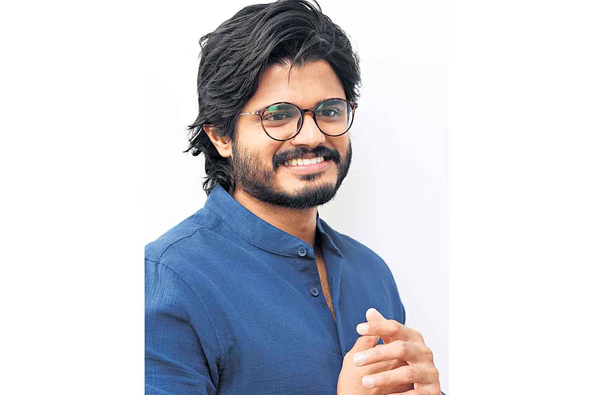 హిందీలో ‘పుష్పక విమానం’