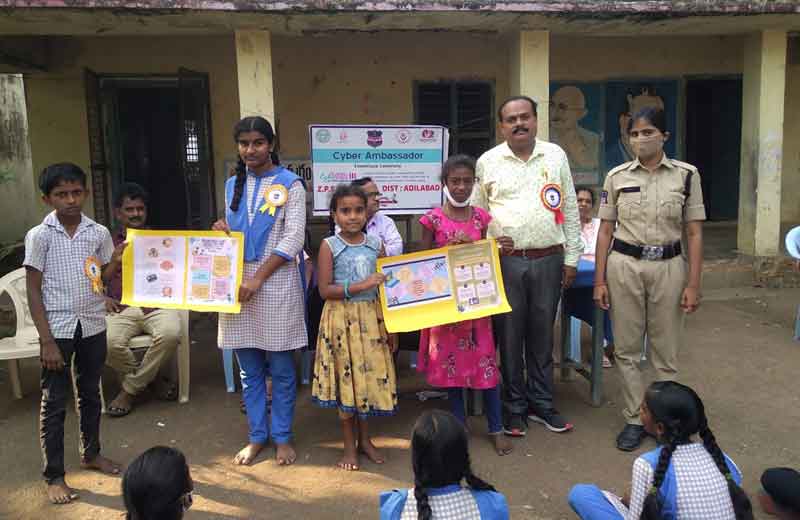 ఆశ చూపి.. మోసగిస్తరు