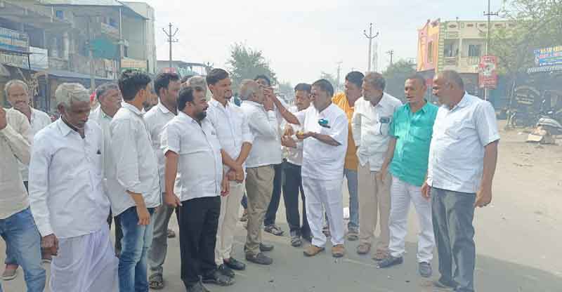 వ్యవసాయ చట్టాల రద్దుతో సంబురాలు