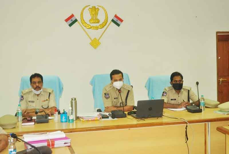 అసాంఘిక కార్యకలాపాలపై ఉక్కుపాదం మోపాలి