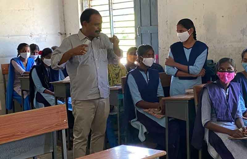 విద్యార్థుల హాజరుశాతాన్ని పెంచాలి